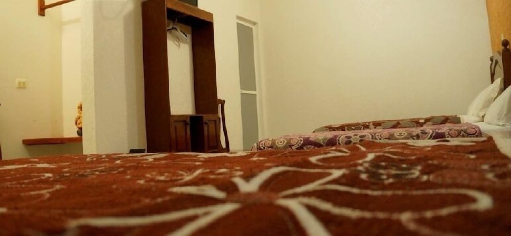 Triple Room, Multiple Beds