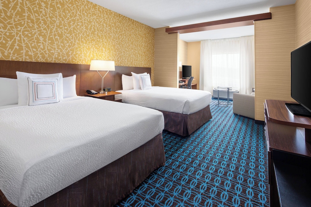 Suite, Multiple Beds - Photo 3
