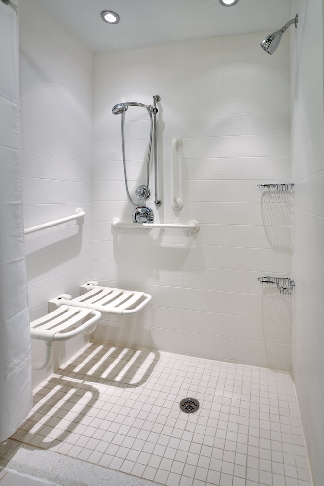 Studio, Multiple Beds - Photo 6