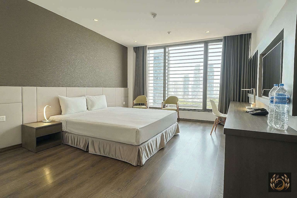 Senior Room, Balcony, City View