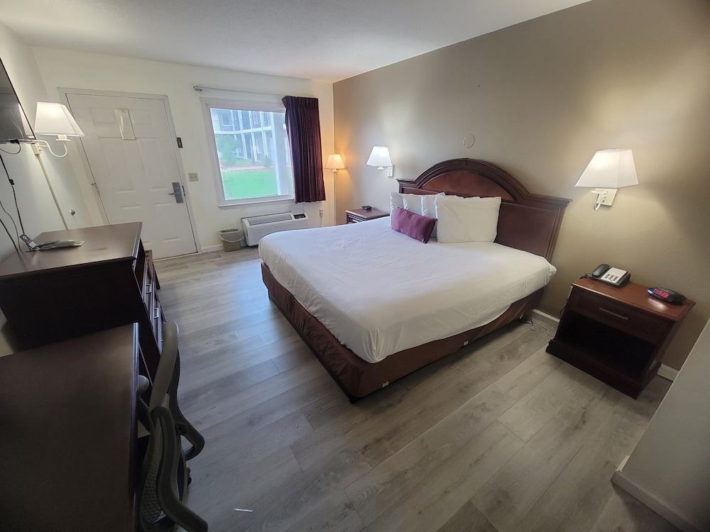Room, 1 King Bed, Accessible, Non Smoking photo 2