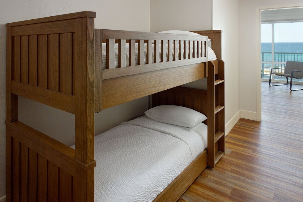 Suite, 2 Bedrooms, Balcony photo 2