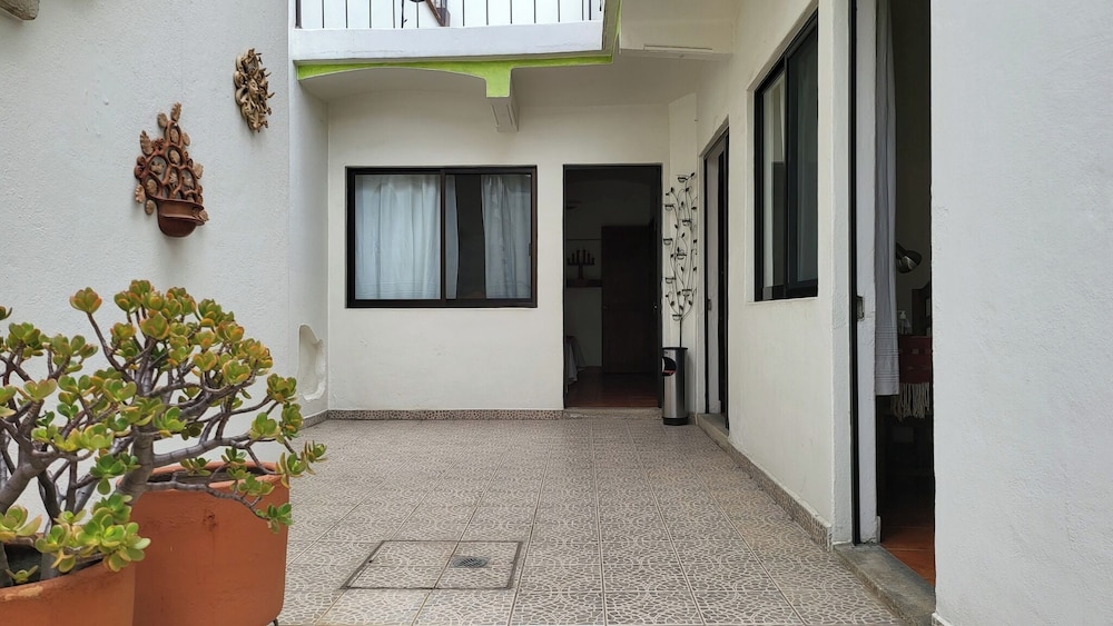 Classic Quadruple Room, Courtyard View photo 2