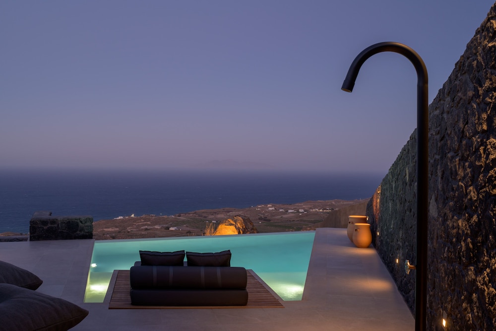 Junior Suite with Private Pool - Photo 21