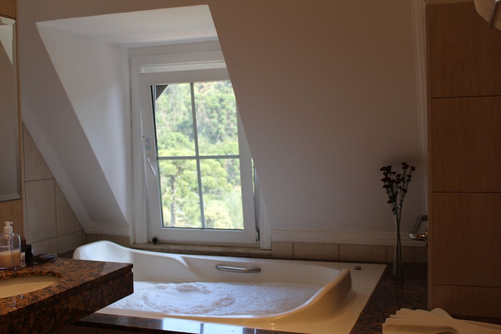 Luxury Room - Photo 12