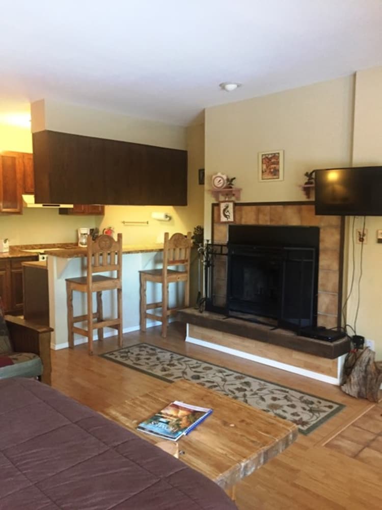 Condo, 1 Bedroom photo 3