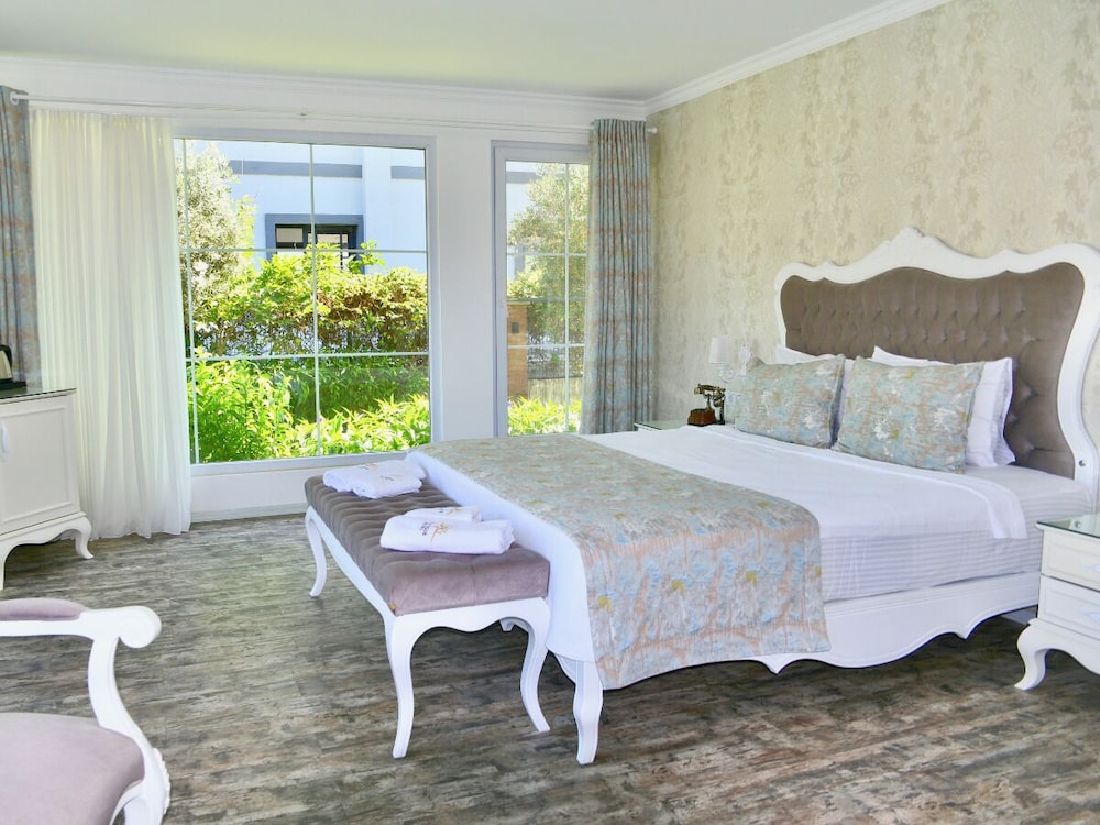 Exclusive Double Room, 1 King Bed, Non Smoking, Garden Area