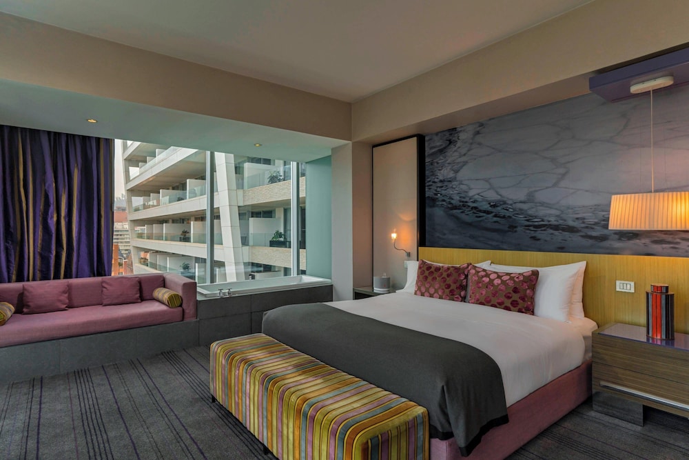 Premier Room, 1 King Bed - Photo 6