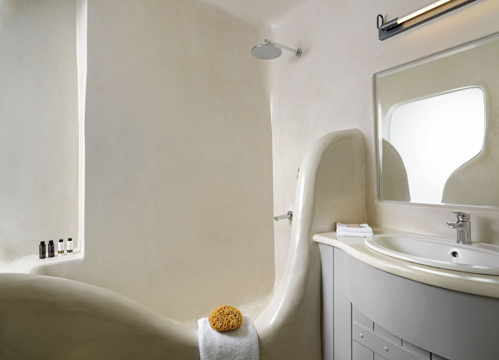 Superior Suite - Photo 7