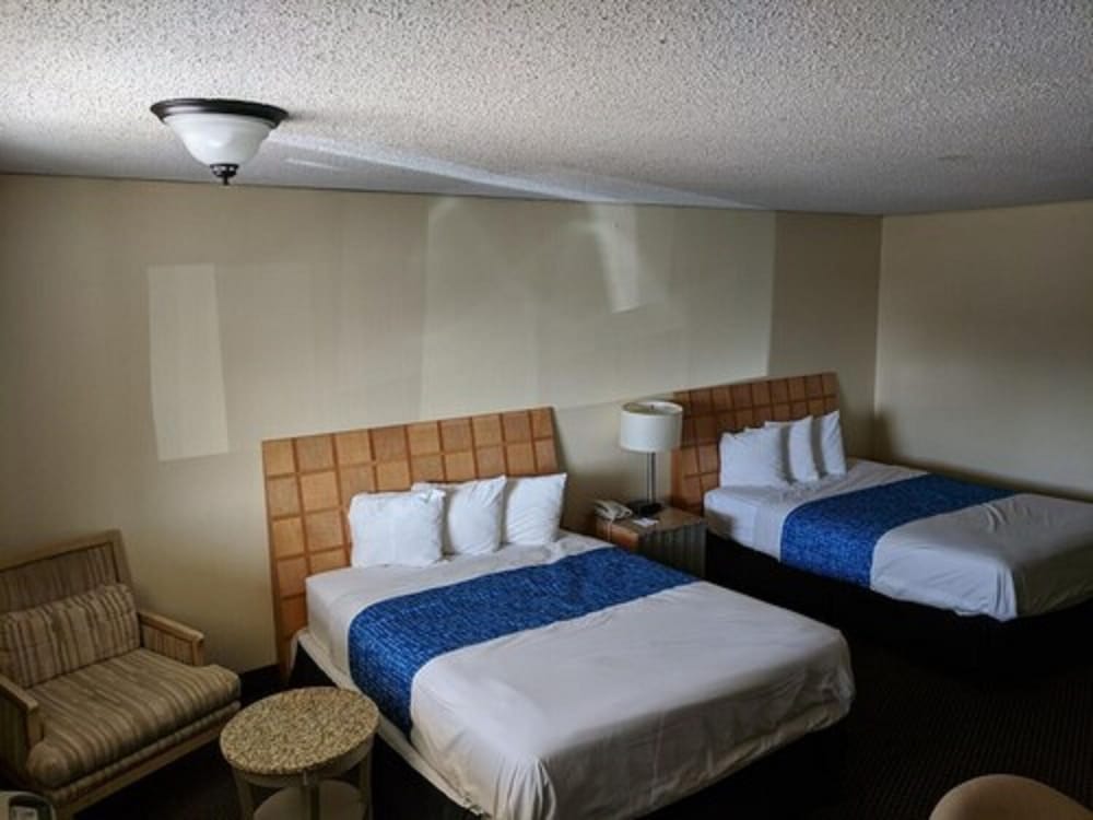 Room, 2 Queen Beds, Non Smoking - Photo 2