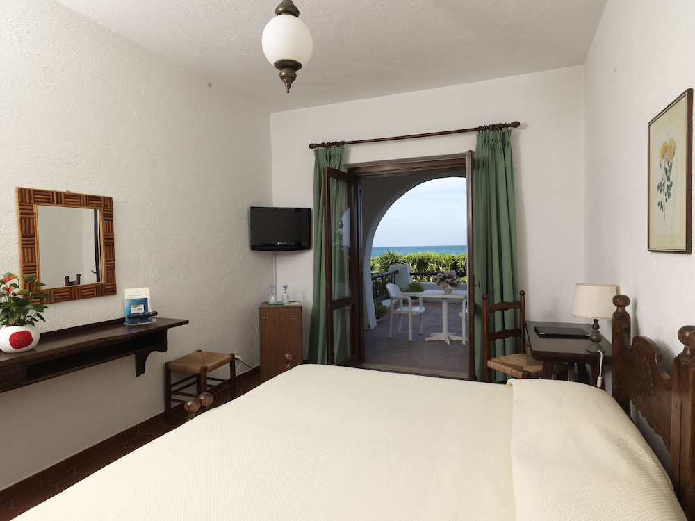 Standard Double or Twin Room, Sea View - Photo 2