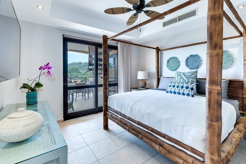 Condo (5th Flr Ocean View Penthouse with 2 L)