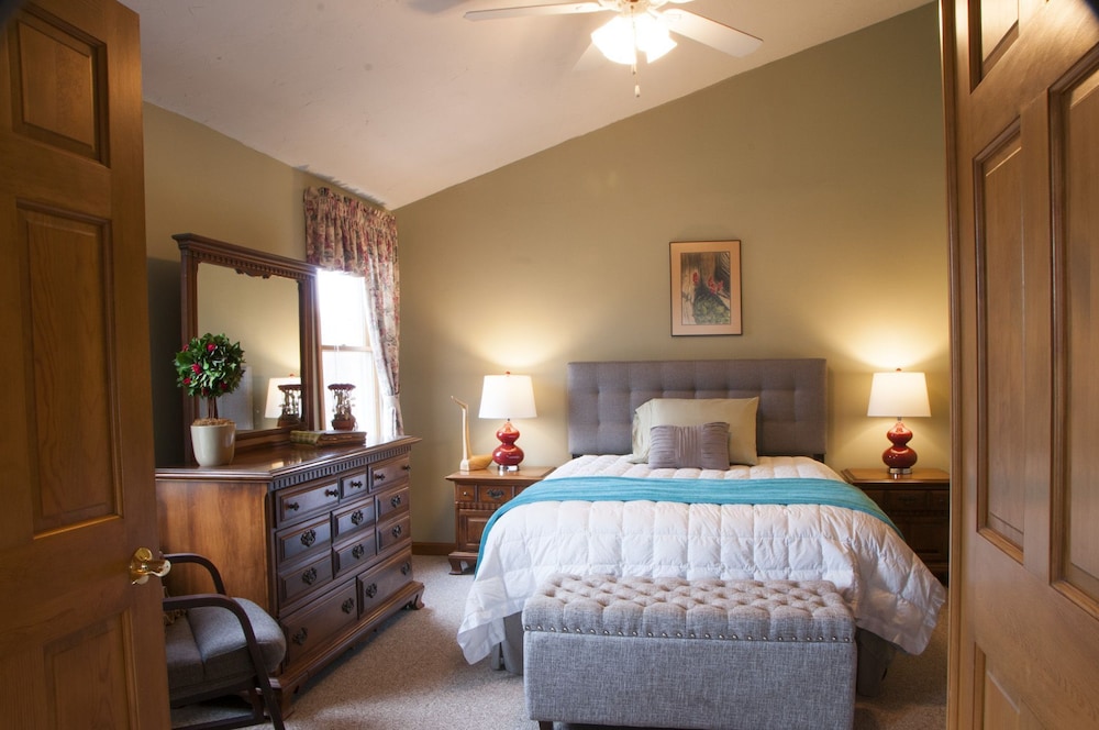 Master Suite with Kitchen photo 3