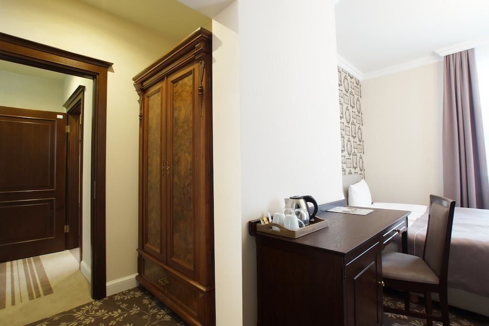 Premium Single Room photo 3