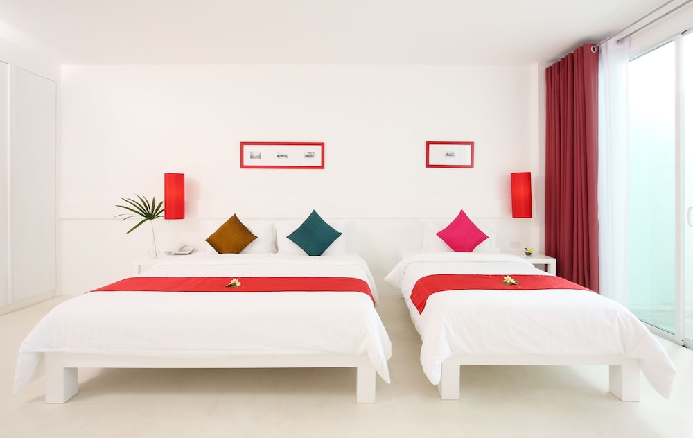 Deluxe Room, Pool Access - Photo 3