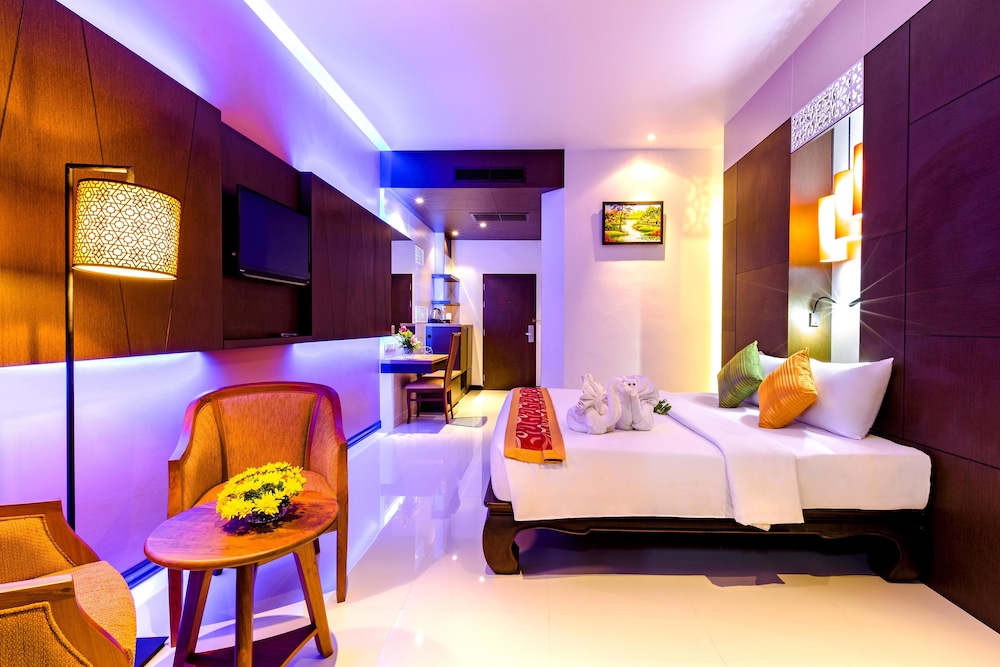 Grand Room, Pool View photo 2