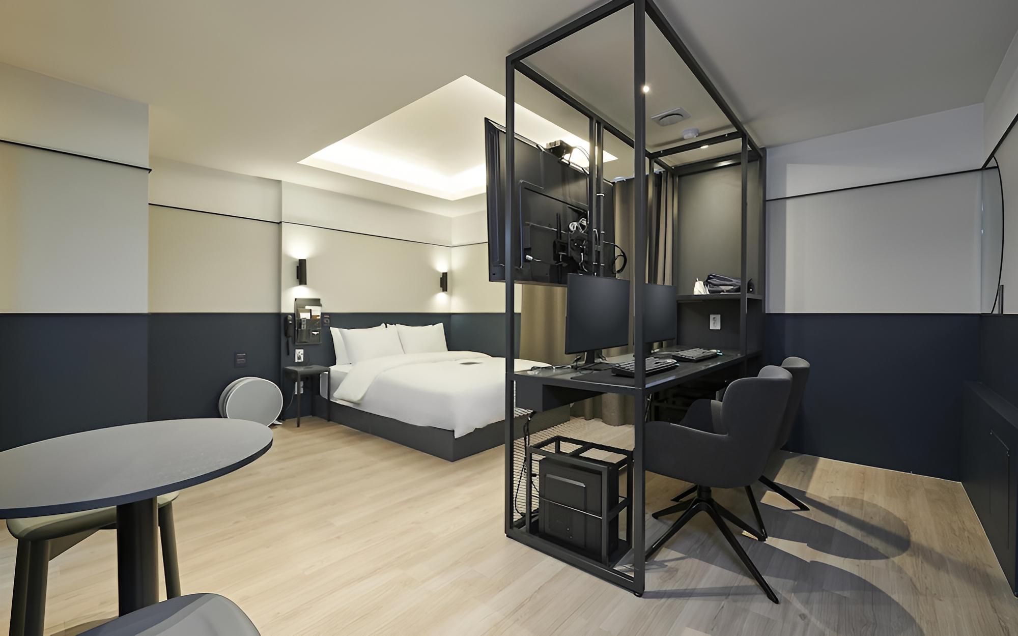 Room (Premium with PC (2 High Performing PC) - Photo 1