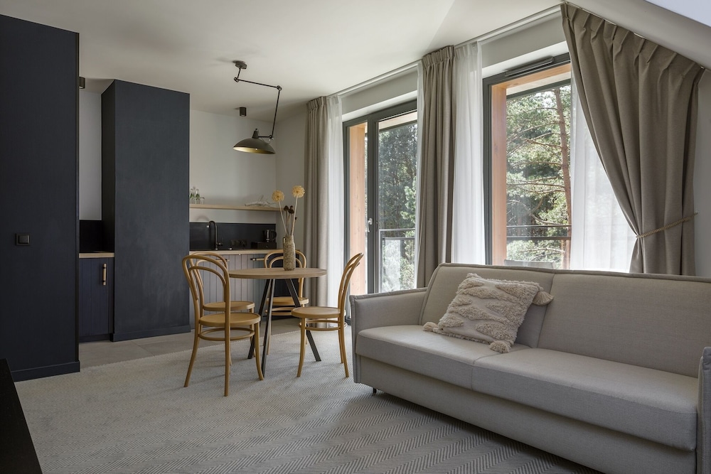 Two-level One-Bedroom Apartment - Photo 2