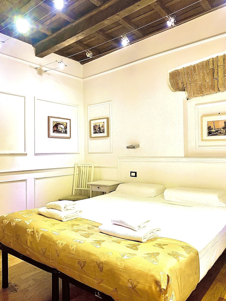 Economy Double Room photo 1