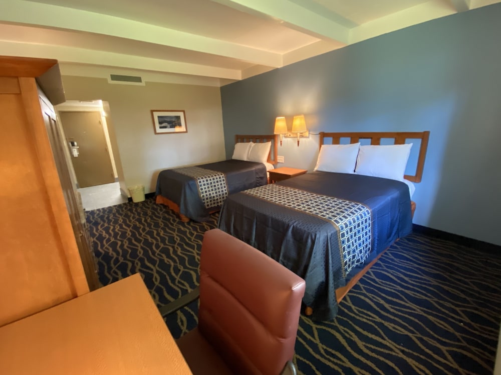 Signature Suite, 1 King Bed, Non Smoking photo 1