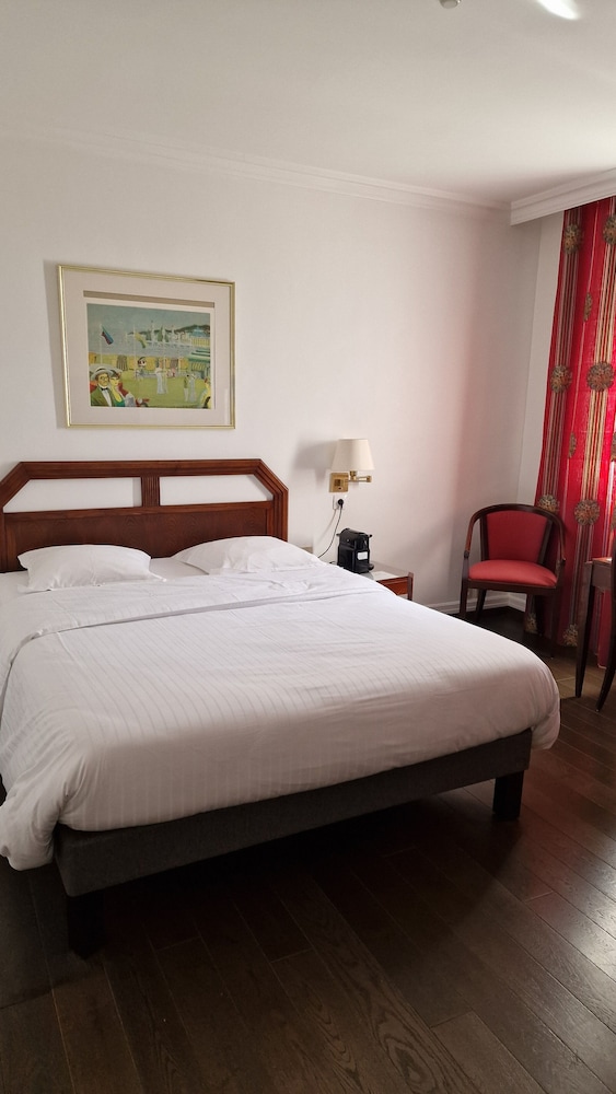 Deluxe Room, 1 Queen Bed - Photo 3