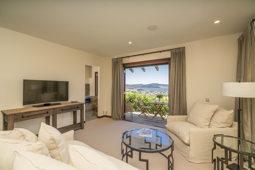 Signature Studio Suite photo 3
