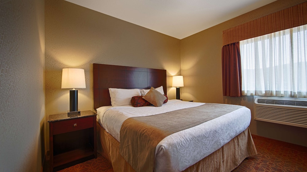 Suite, 3 Twin Beds, Non Smoking, Refrigerator & Microwave - Photo 2