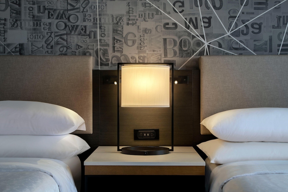 Junior Suite, 1 Bedroom (2 Double Beds) - Photo 3