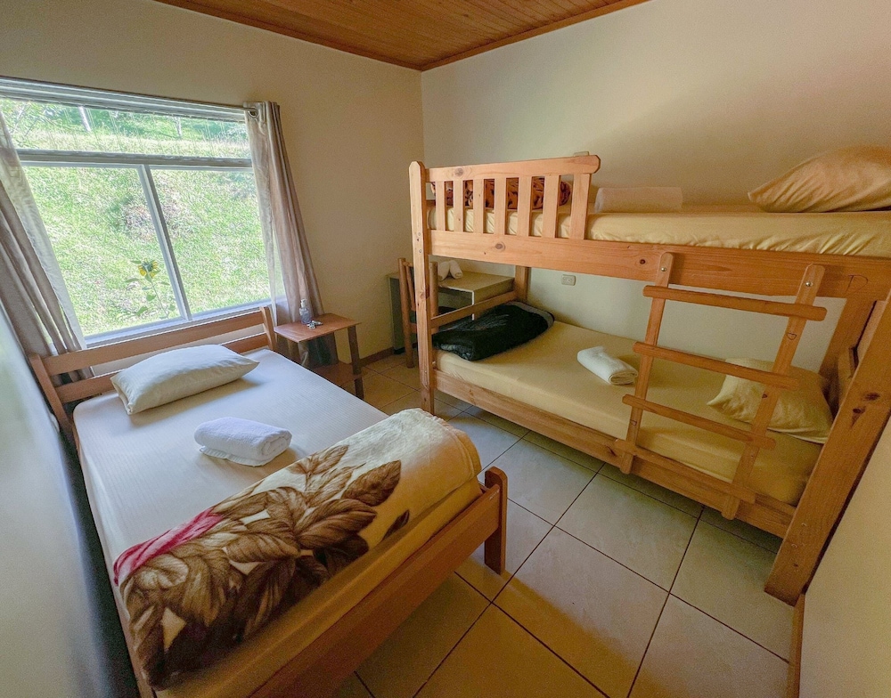 Standard Triple Room, Private Bathroom photo 1