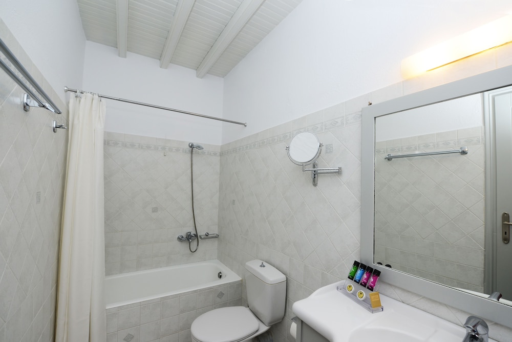 Standard Room, Sea View - Photo 14