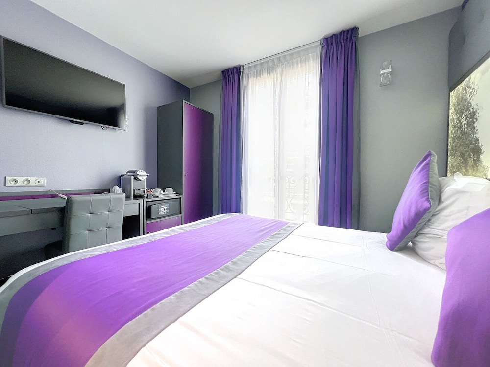 Standard Room, 1 Queen Bed, Non Smoking thumbnail 6
