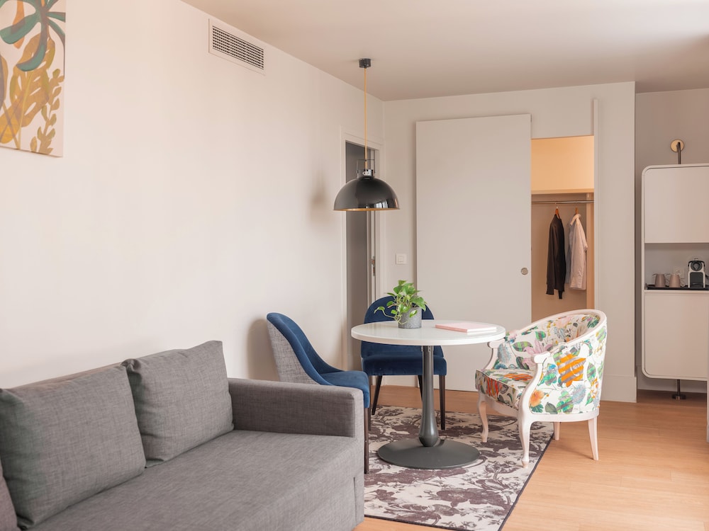 Executive Suite photo 2