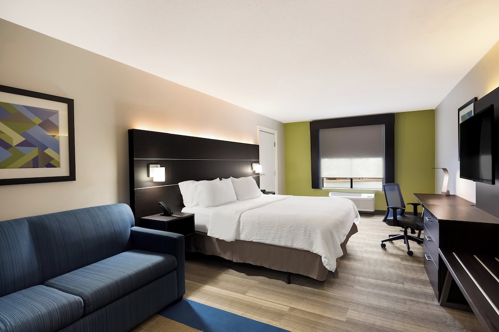 Suite, 1 King Bed (Communication) - Photo 4