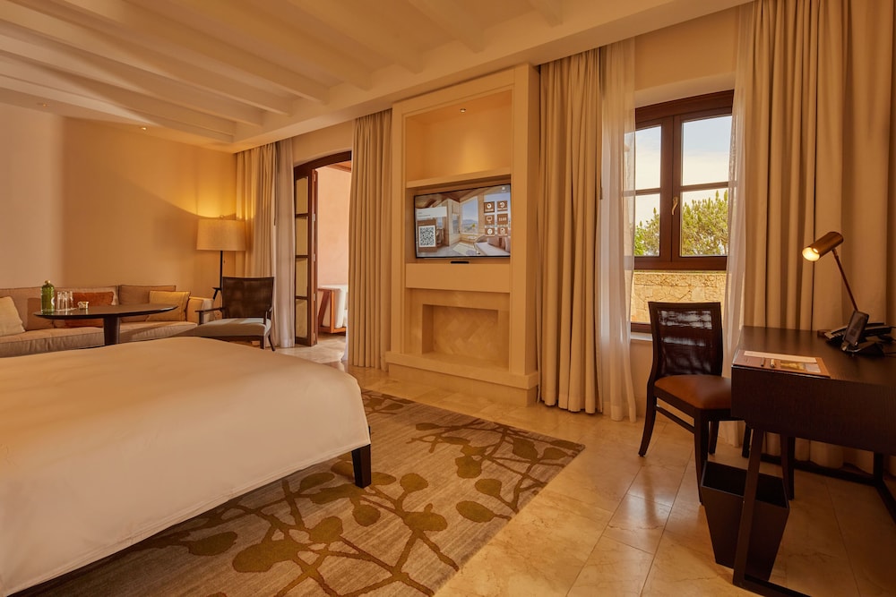 Deluxe Room (Grand)