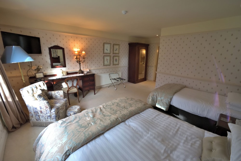 Double or Twin Room - Photo 8