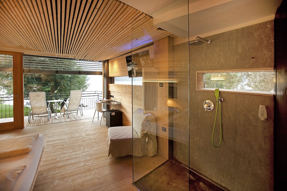 Bellevue Suite, Balcony, Lake View photo 2