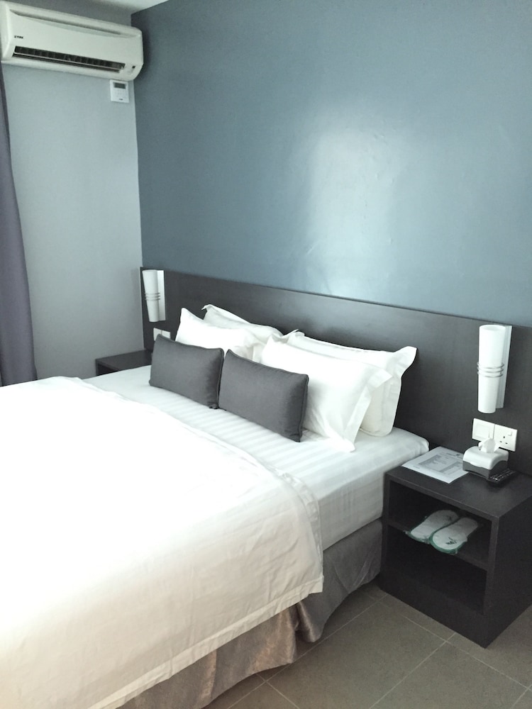 Standard King Room photo 3
