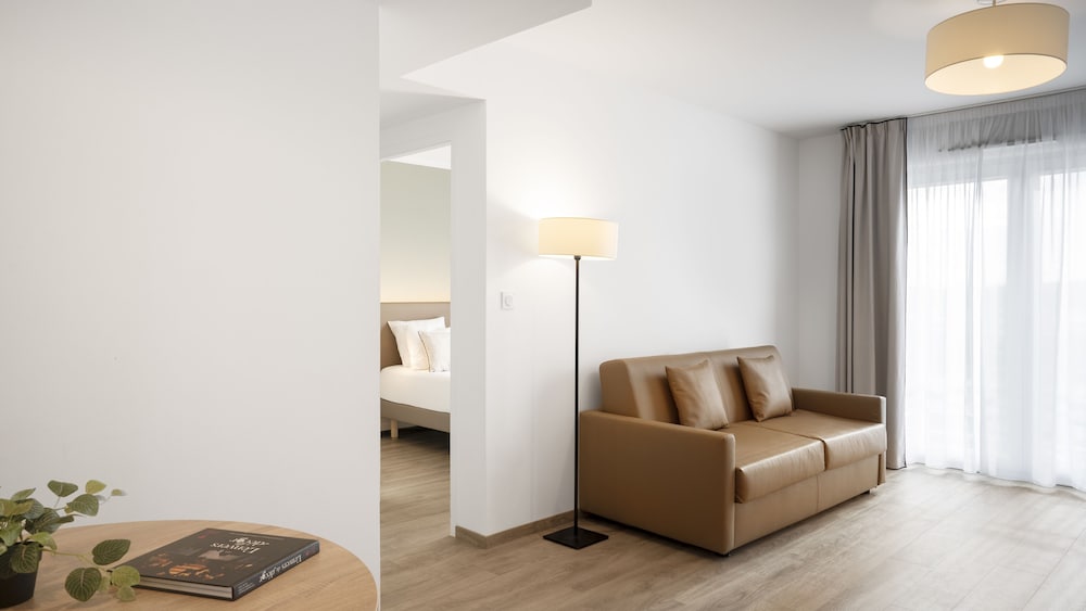 Apartment - Photo 3