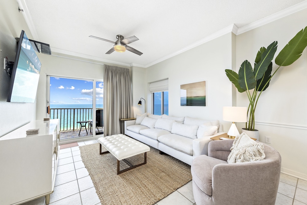 Signature Condo, 3 Bedrooms, Balcony, Beach View photo 1