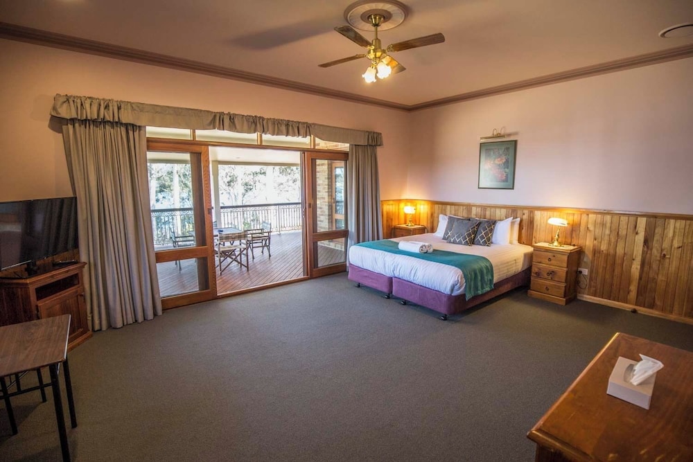 Deluxe Suite, Balcony, Lake View photo 2