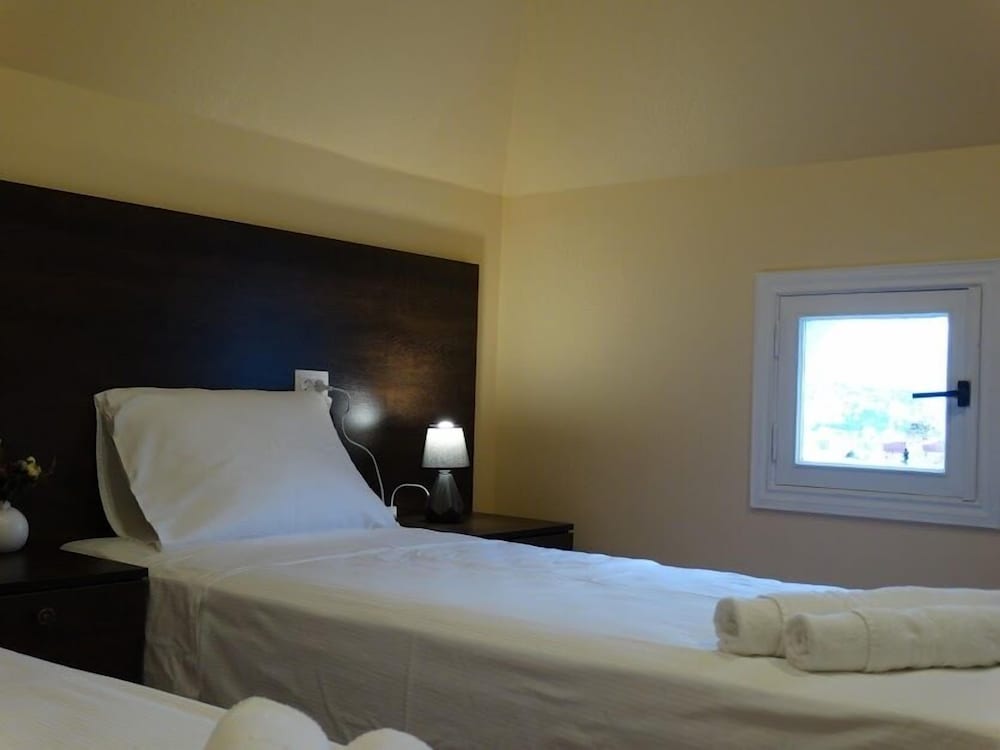 Basic Twin Room (403) photo 3
