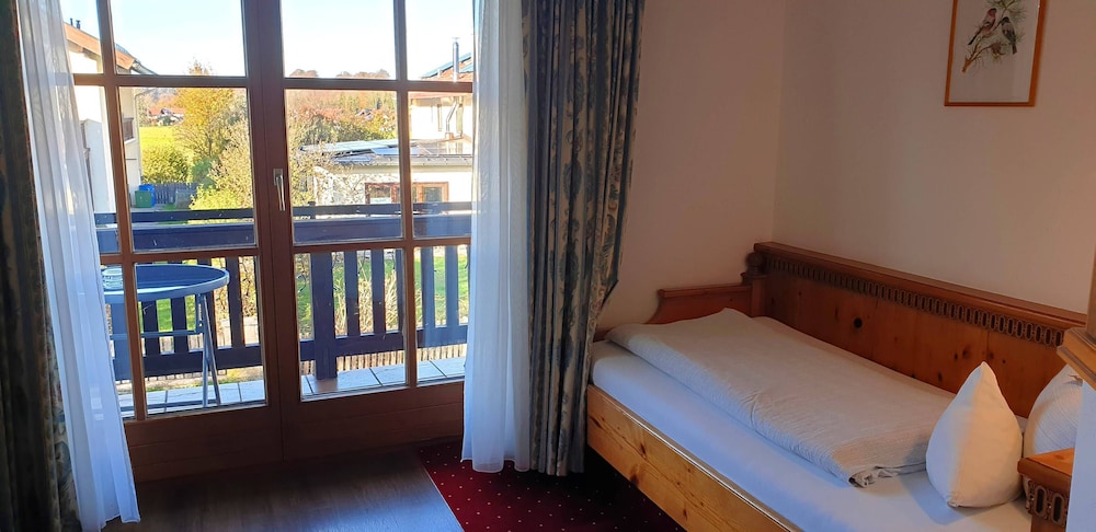 Classic Single Room