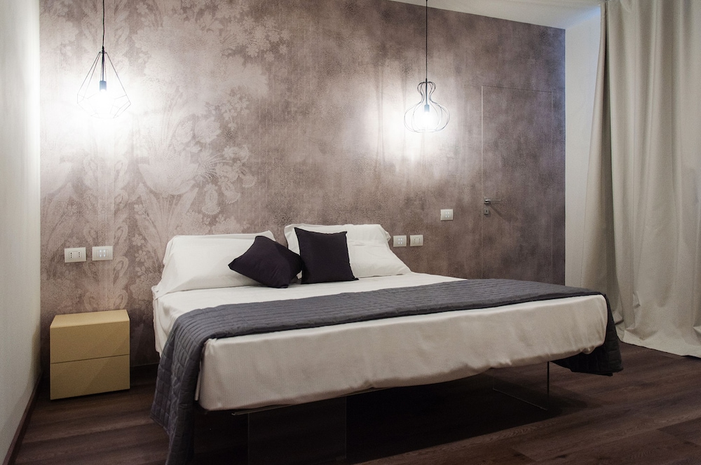 Exclusive Double Room, 1 King Bed with Sofa bed, Non Smoking, City View