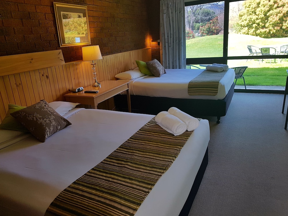 Twin Room, 2 Queen Beds photo 1