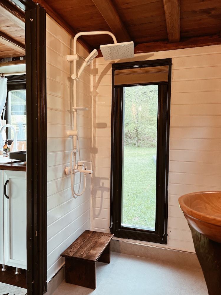Comfort Cabin, 1 Double Bed, Mountain View, Garden Area photo 2