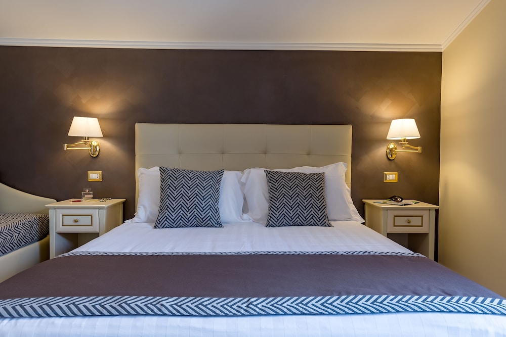 Superior Double Room, Terrace, Partial Sea View (302) - Photo 8
