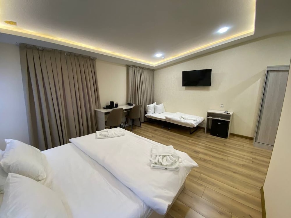 Family Triple Room, City View