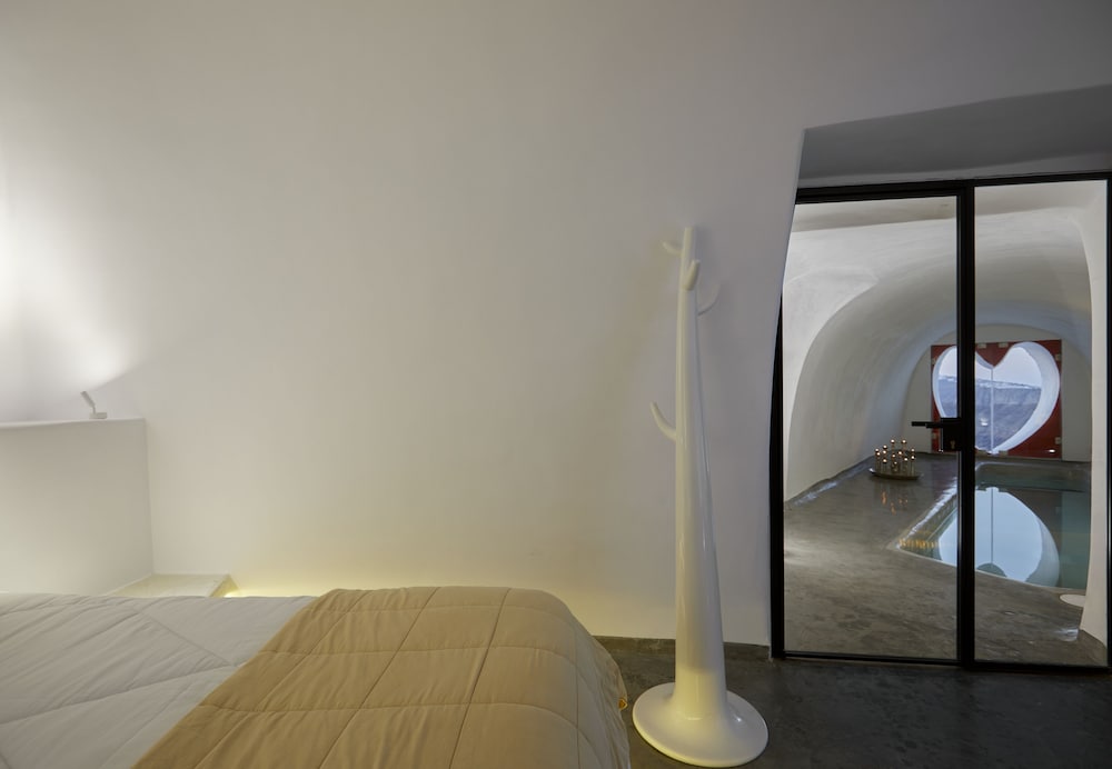 Gods Divine Suite indoor pool with hot tub and Caldera View - Photo 2