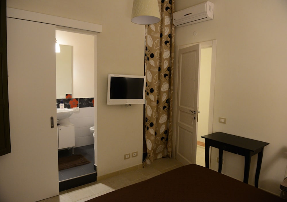 Double Room (4) photo 3