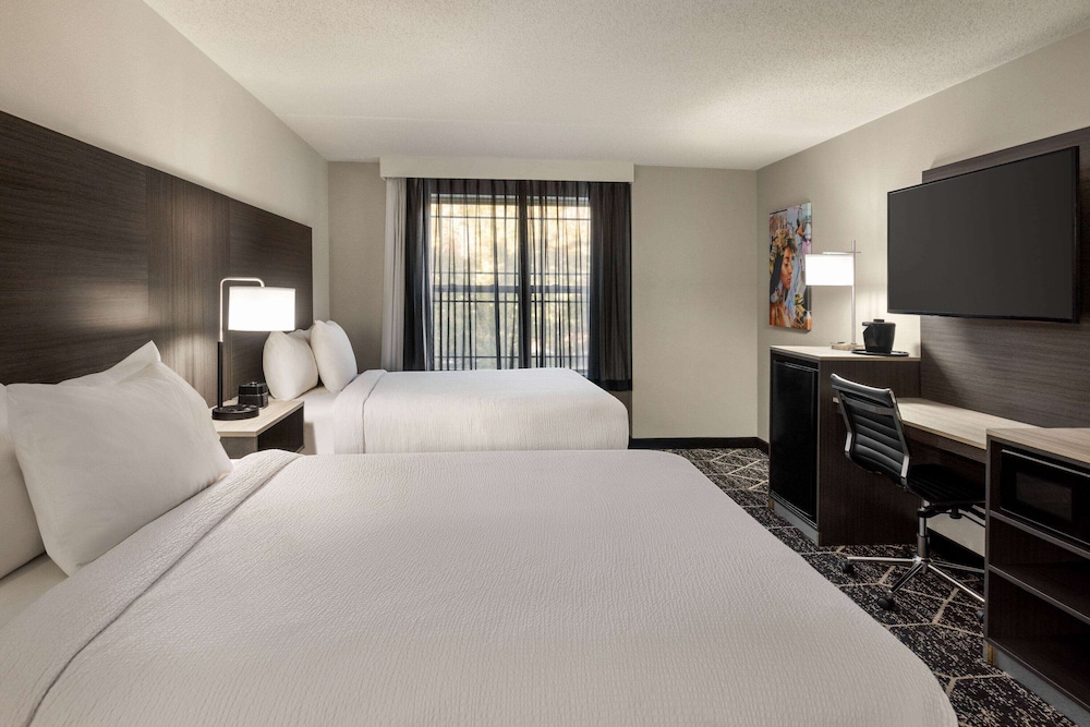 Room, Multiple Beds, Non Smoking - Photo 2